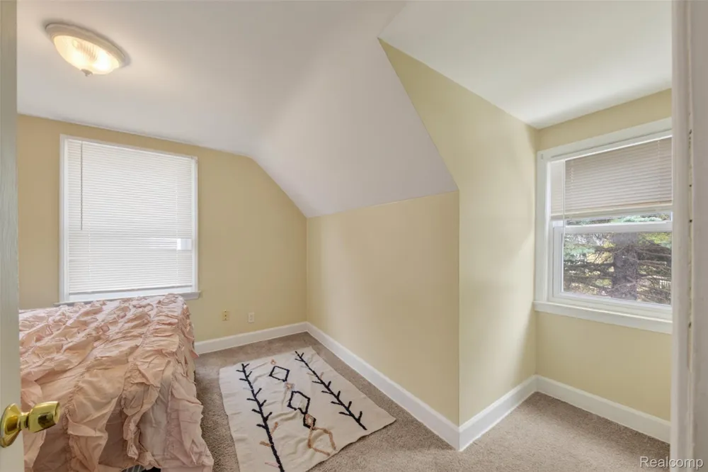 15153 Cavour Street Livonia City, MI 48154