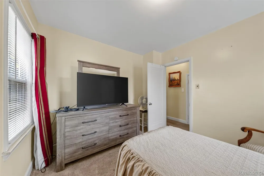 15153 Cavour Street Livonia City, MI 48154