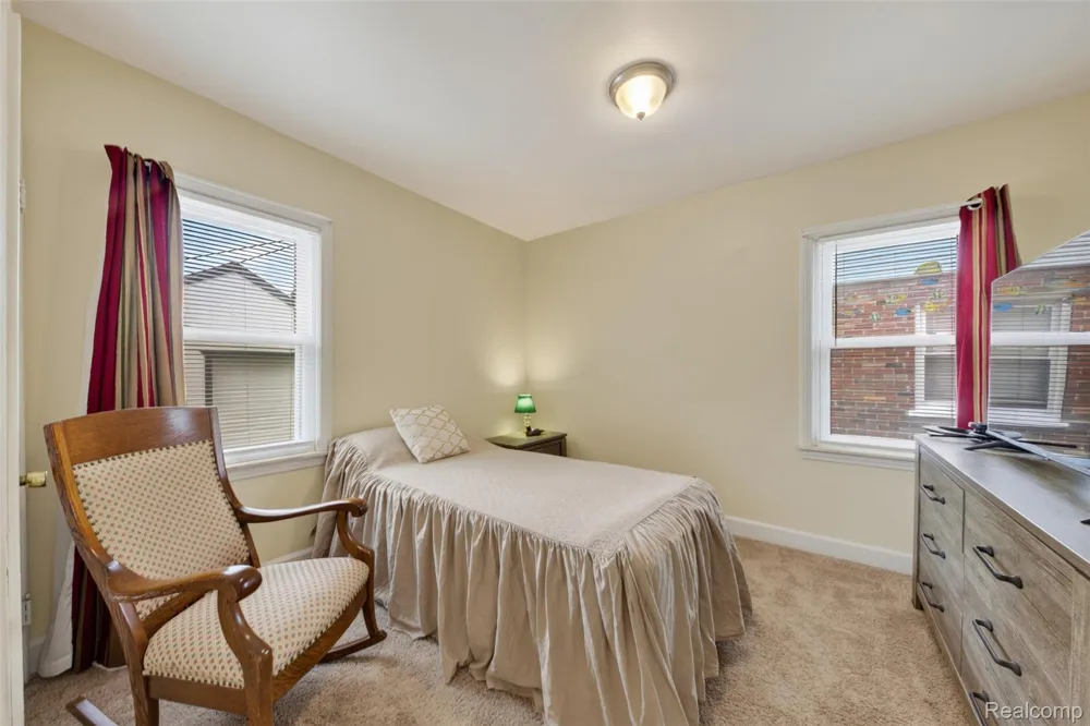 15153 Cavour Street Livonia City, MI 48154
