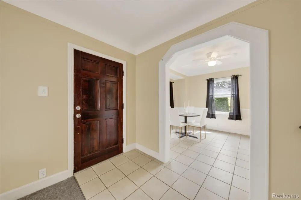 15153 Cavour Street Livonia City, MI 48154