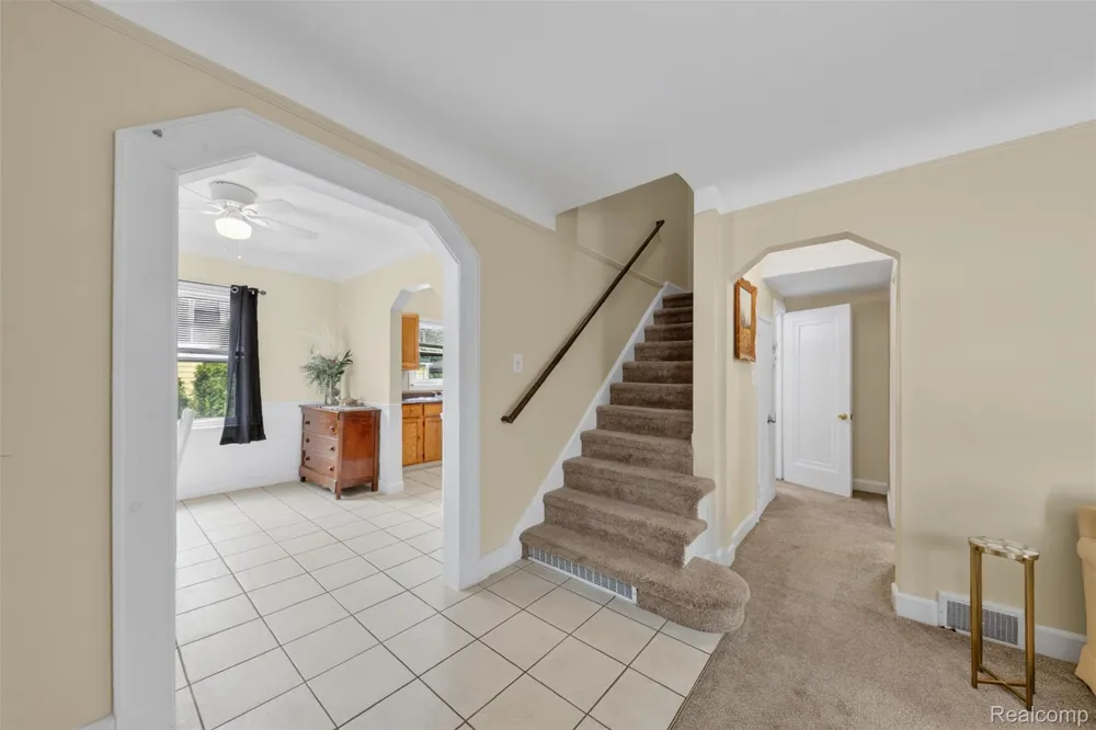 15153 Cavour Street Livonia City, MI 48154