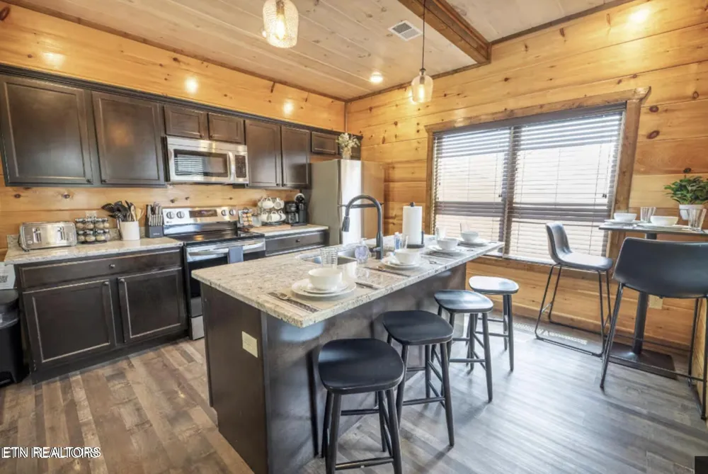 855 Osprey Way Pigeon Forge, TN 37863