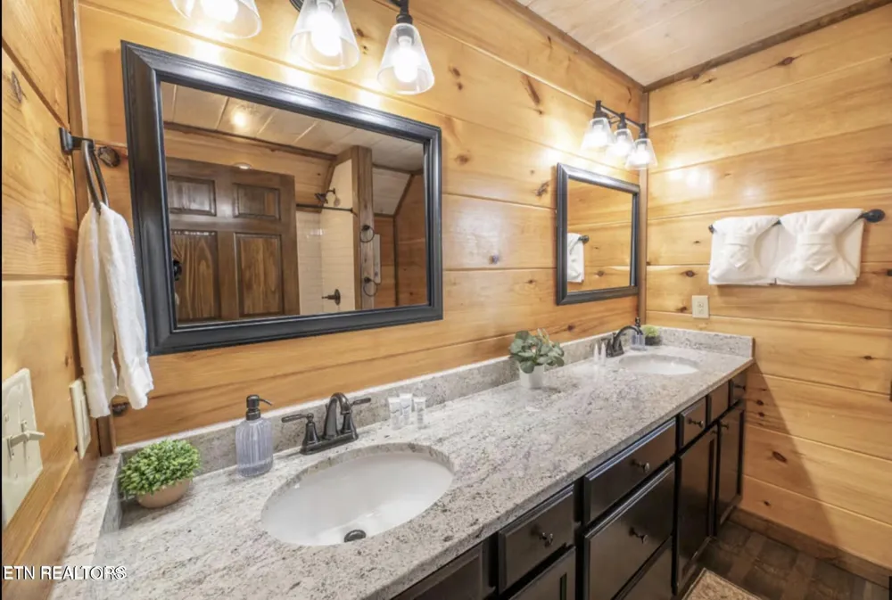 855 Osprey Way Pigeon Forge, TN 37863