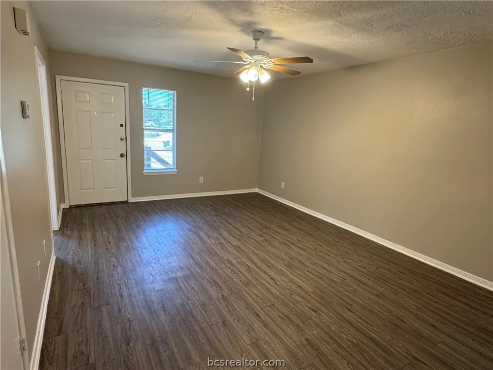2000 Monito #D Bryan, TX 77807