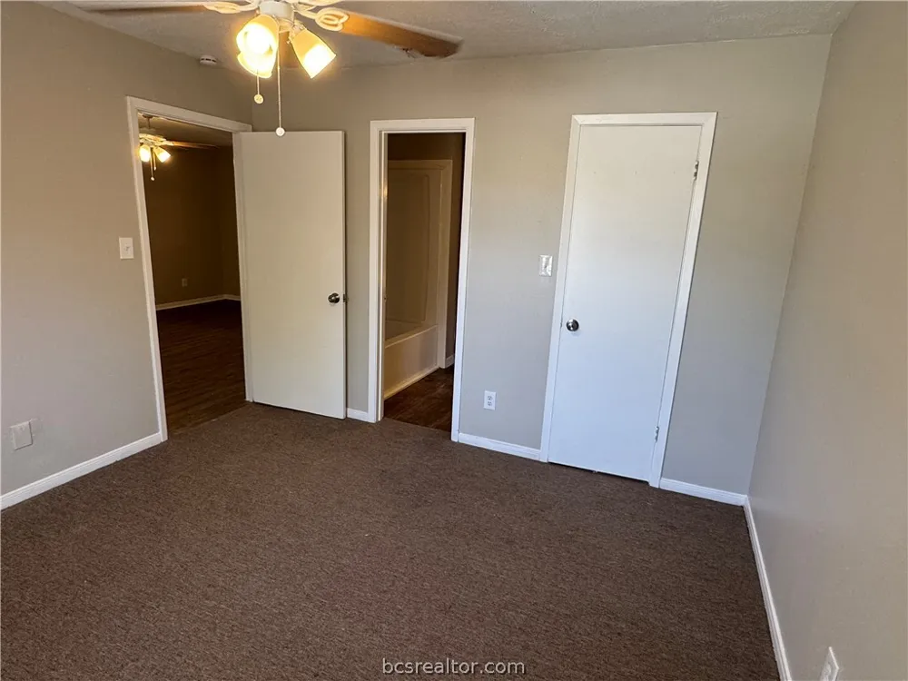 2000 Monito #D Bryan, TX 77807