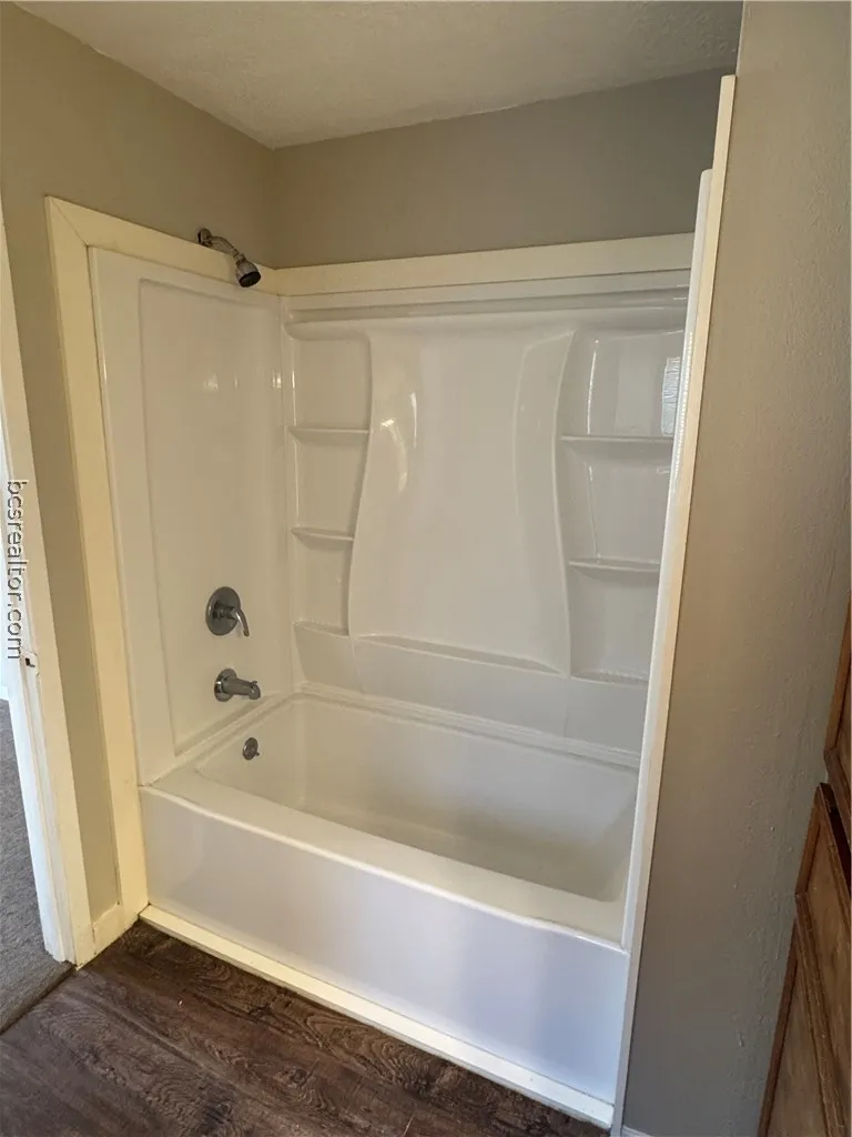 2000 Monito #D Bryan, TX 77807