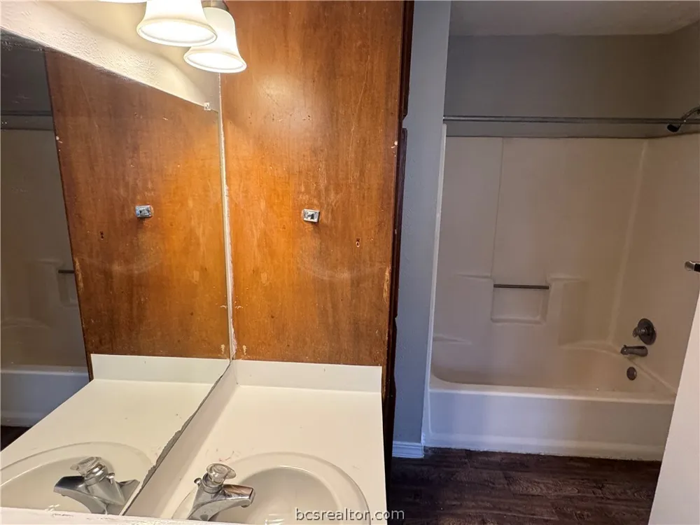 2000 Monito #D Bryan, TX 77807