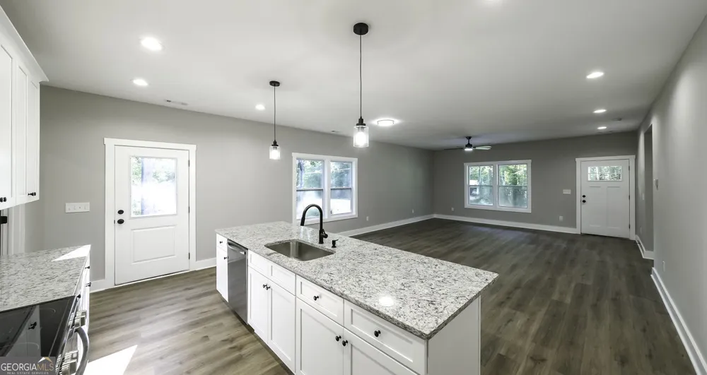 1120 Whispering Hills DR Bremen, GA 30110
