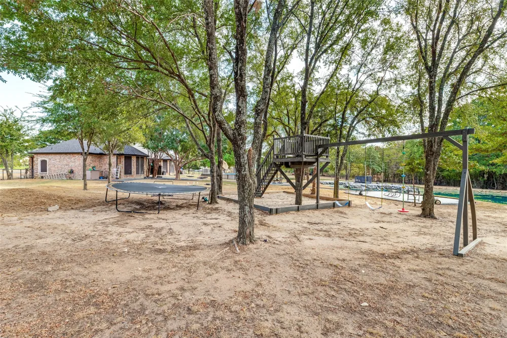 4291 Indian Paint Trail Aubrey, TX 76227