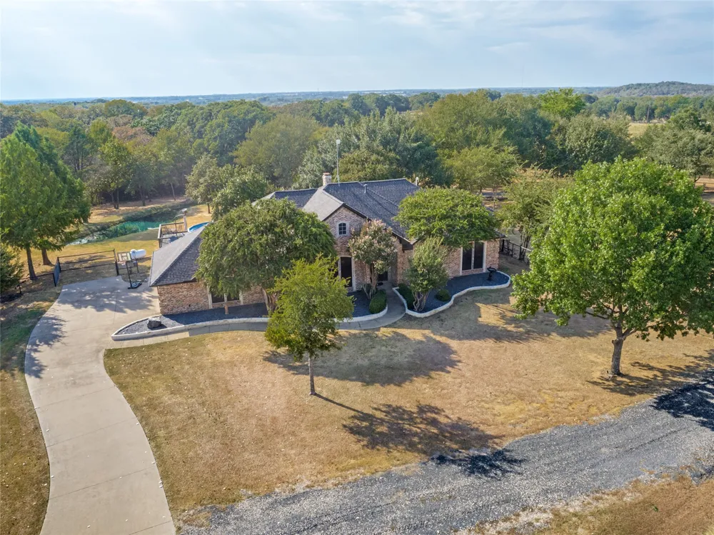 4291 Indian Paint Trail Aubrey, TX 76227