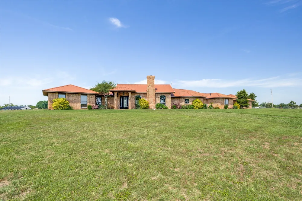 105 Sammi's Way Whitesboro, TX 76273