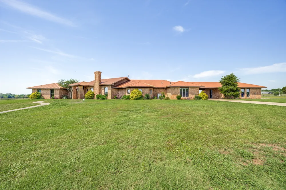 105 Sammi's Way Whitesboro, TX 76273