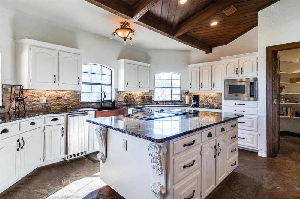 105 Sammi's Way Whitesboro, TX 76273