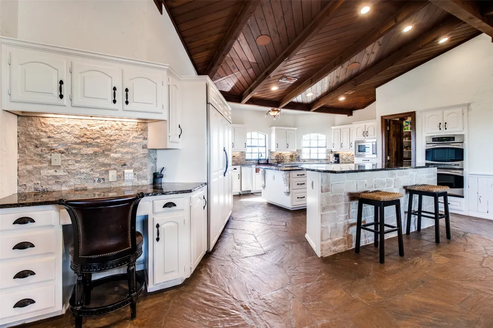 105 Sammi's Way Whitesboro, TX 76273