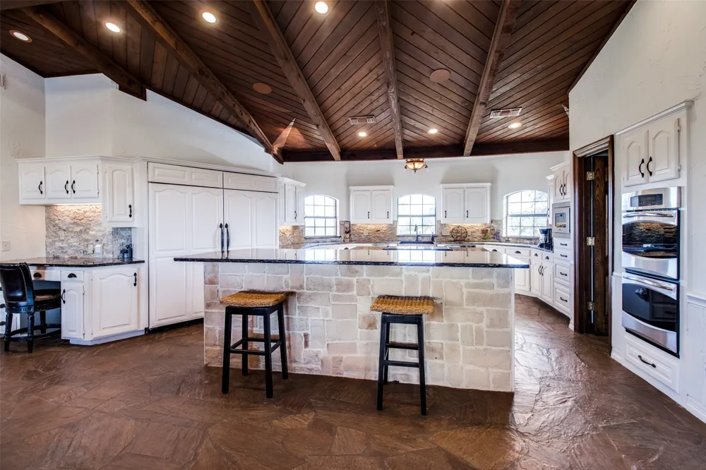 105 Sammi's Way Whitesboro, TX 76273