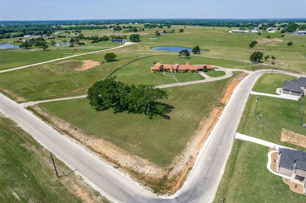 105 Sammi's Way Whitesboro, TX 76273