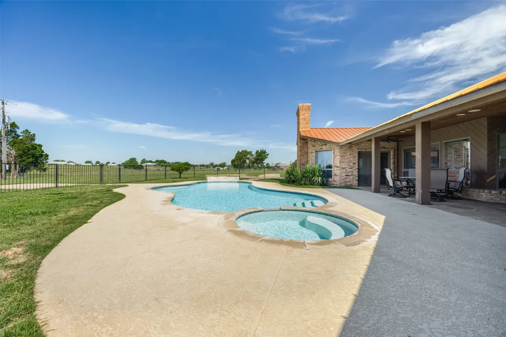 105 Sammi's Way Whitesboro, TX 76273