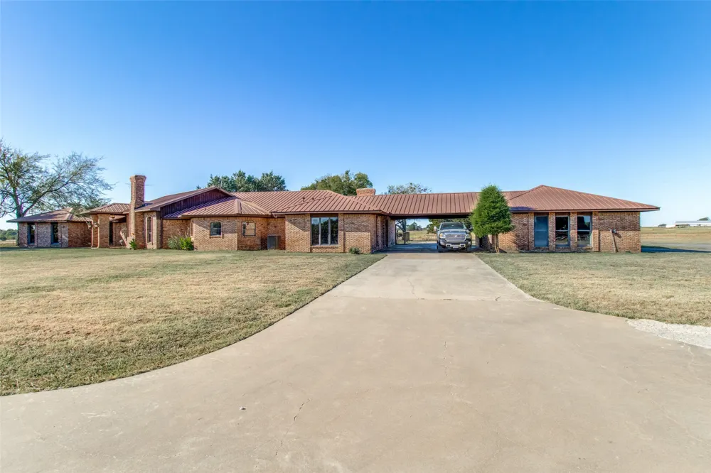 105 Sammi's Way Whitesboro, TX 76273