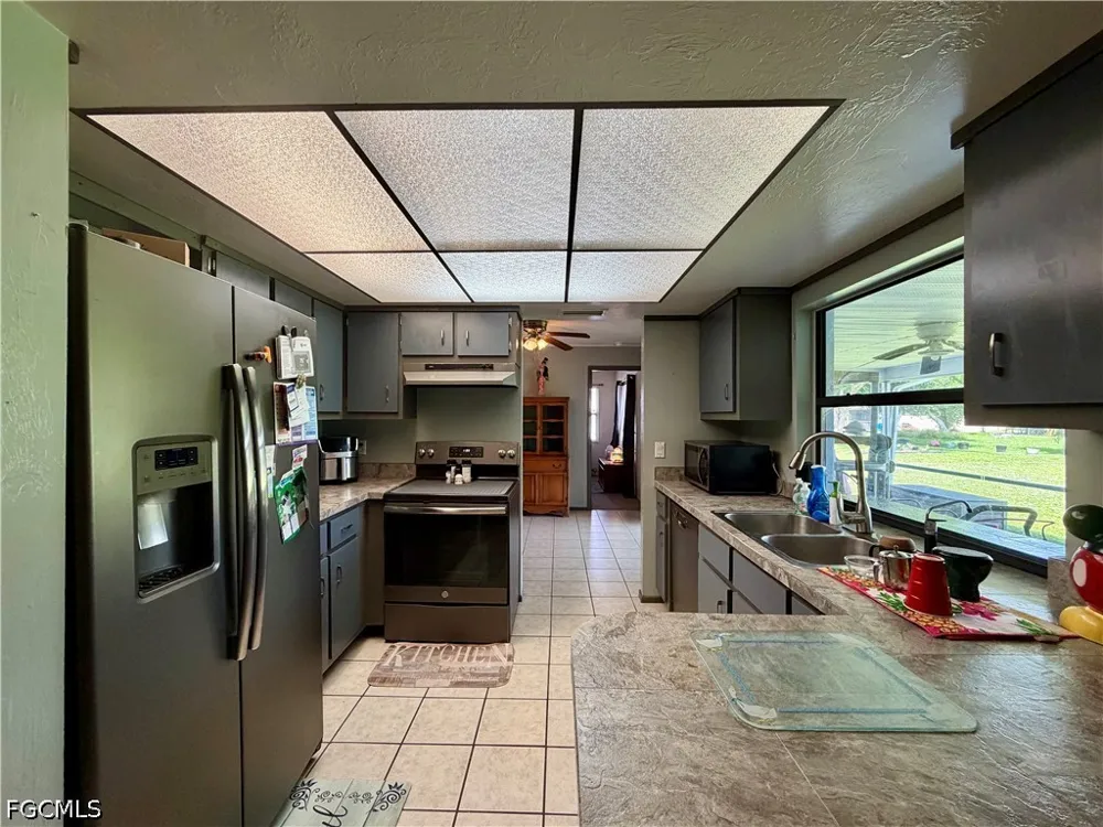 SE 19th Street Cape Coral, FL 33990