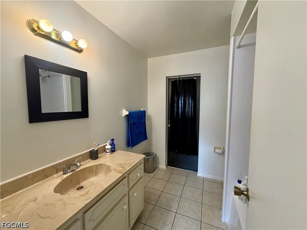 SE 19th Street Cape Coral, FL 33990