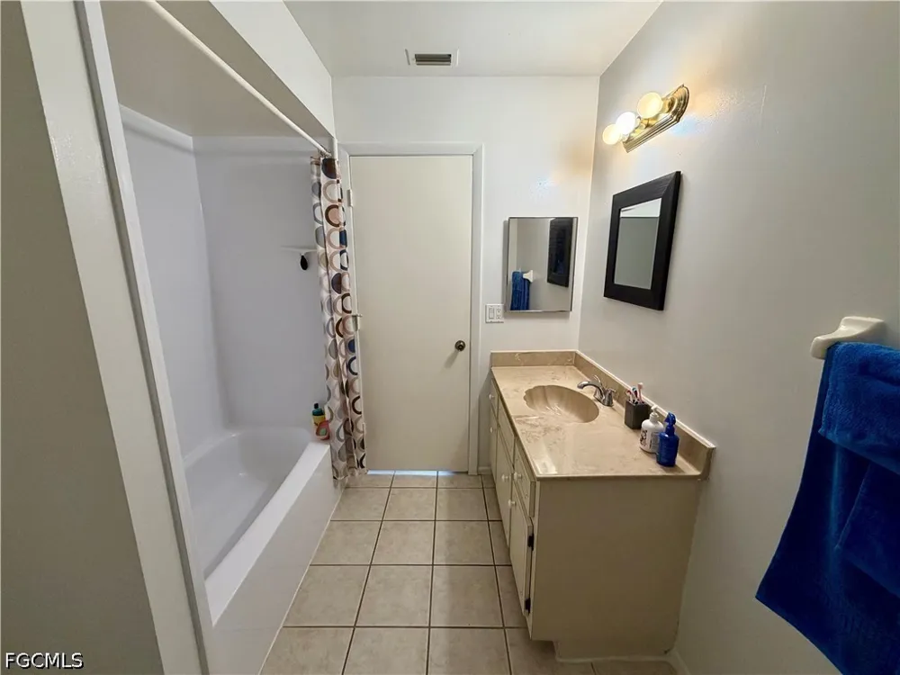 SE 19th Street Cape Coral, FL 33990