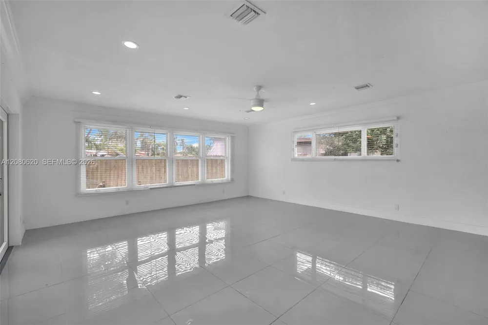 1436 NW 8th St Dania Beach, FL 33004