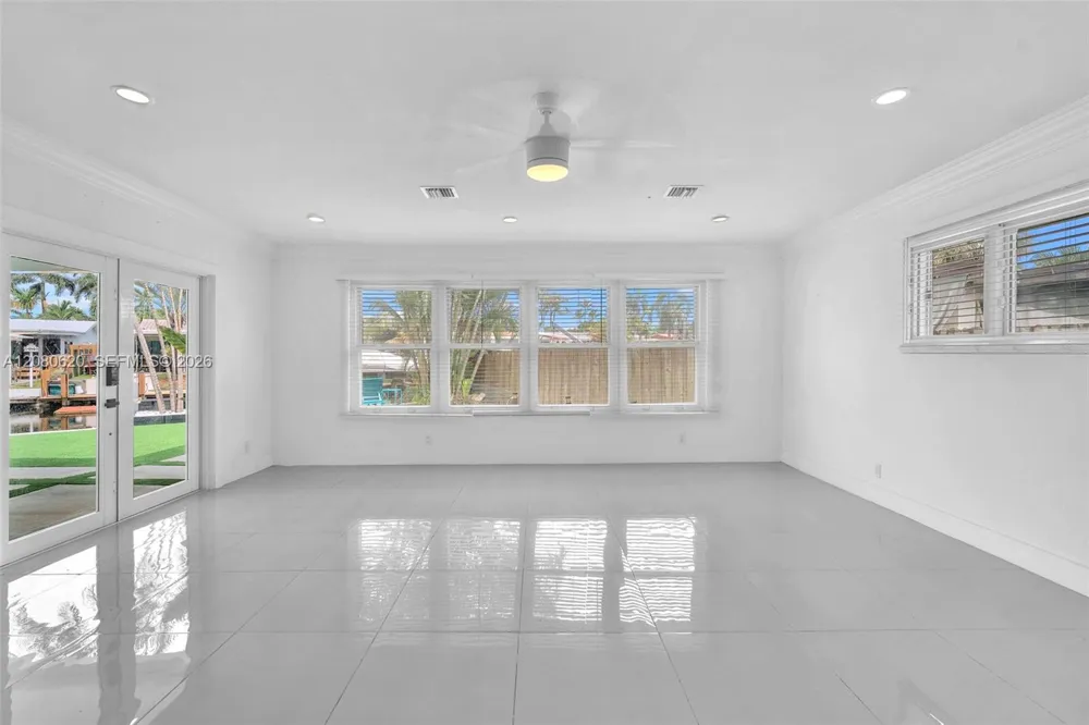 1436 NW 8th St Dania Beach, FL 33004