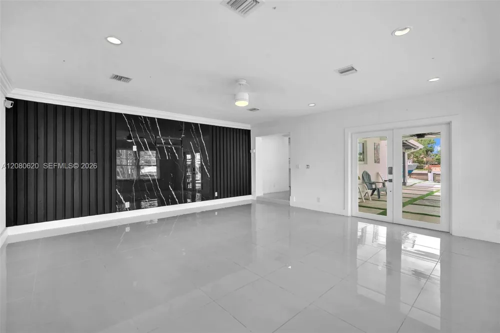 1436 NW 8th St Dania Beach, FL 33004