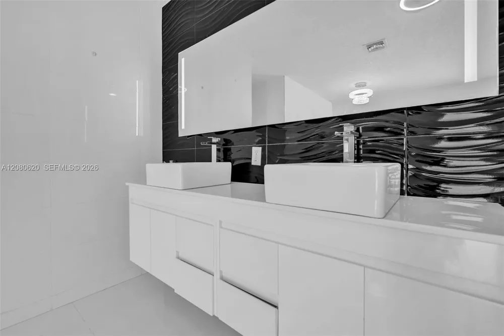 1436 NW 8th St Dania Beach, FL 33004