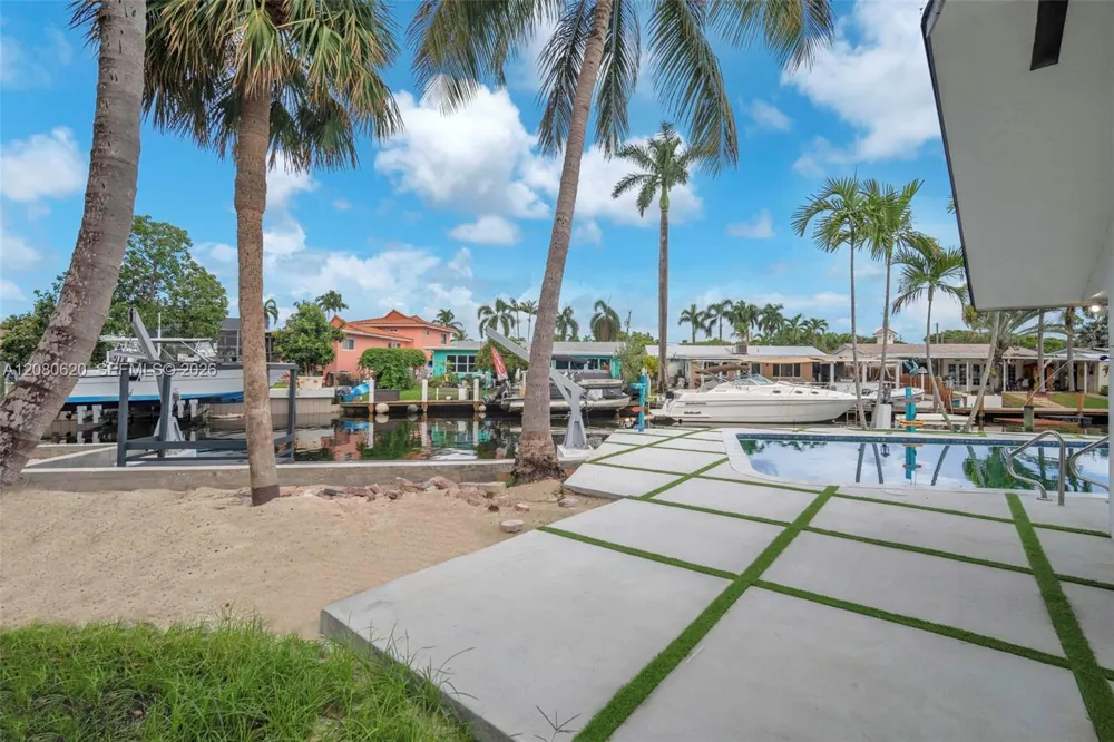 1436 NW 8th St Dania Beach, FL 33004