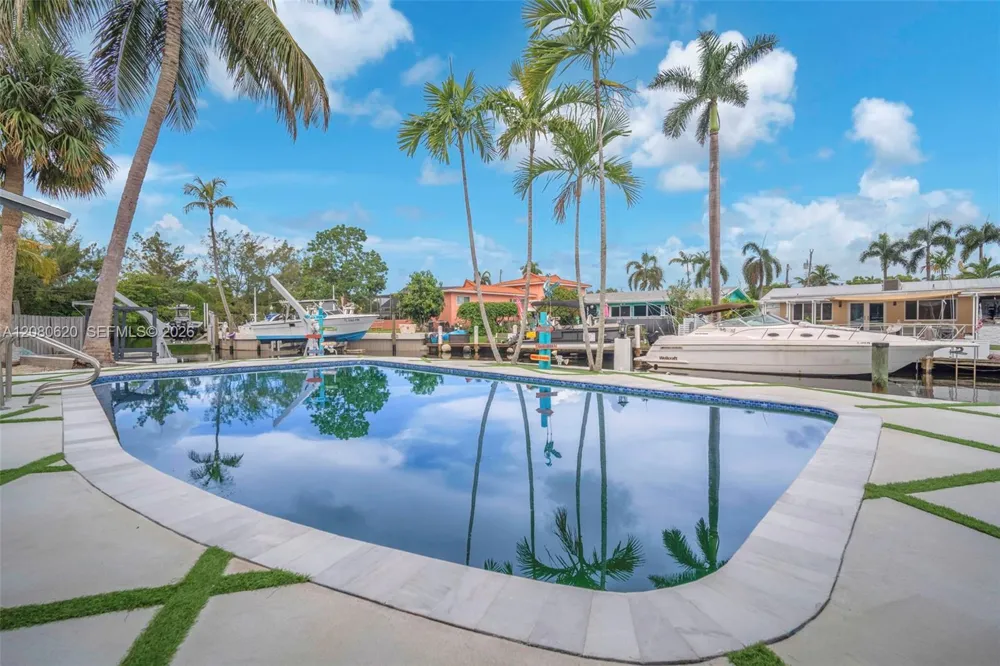 1436 NW 8th St Dania Beach, FL 33004