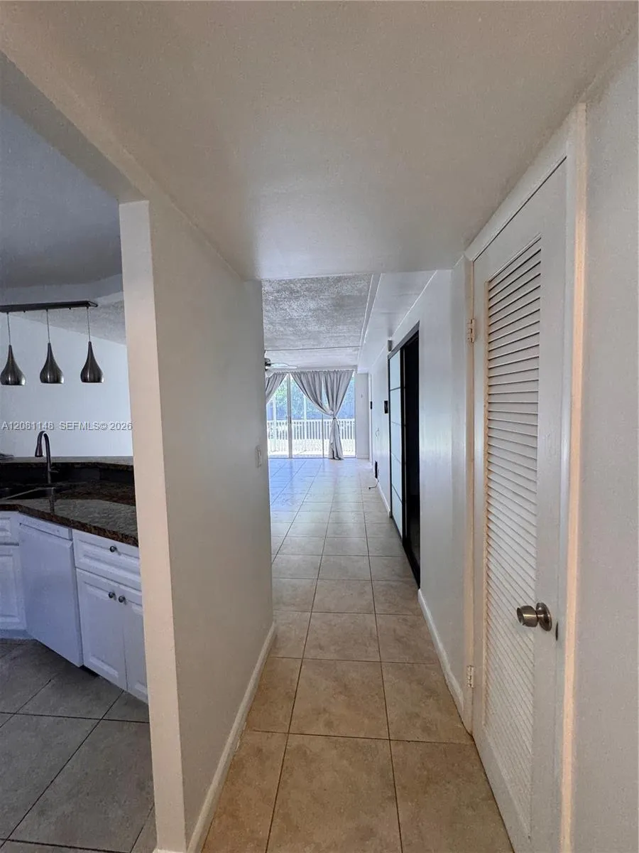 1670 NE 191st St #100-3 Miami, FL 33179