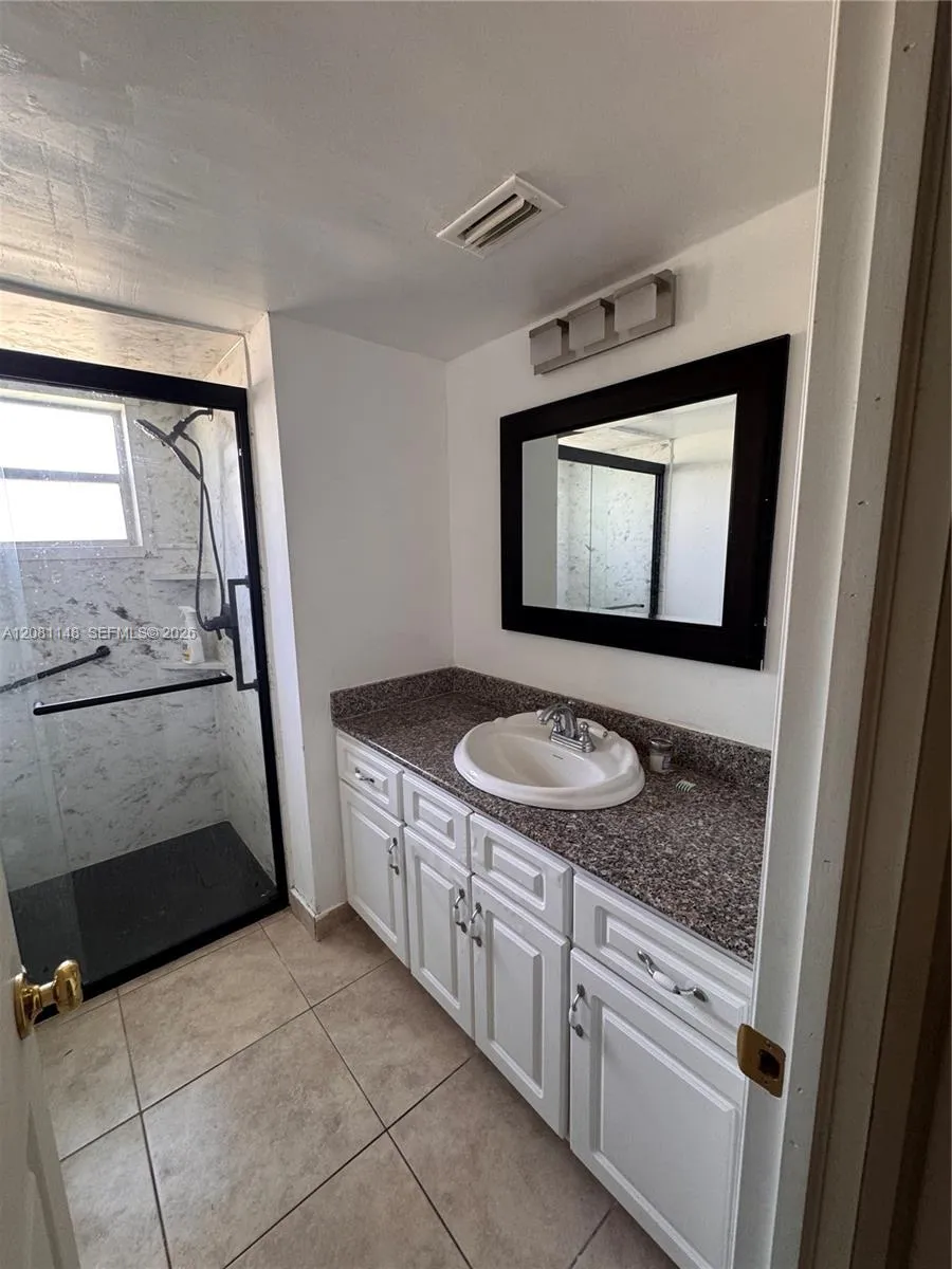 1670 NE 191st St #100-3 Miami, FL 33179