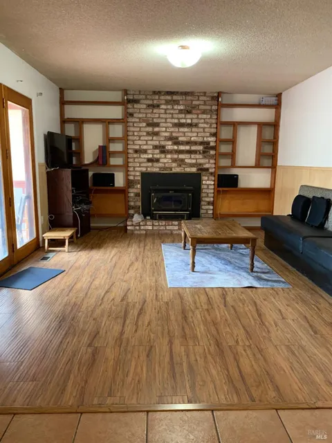 916 Link Lane