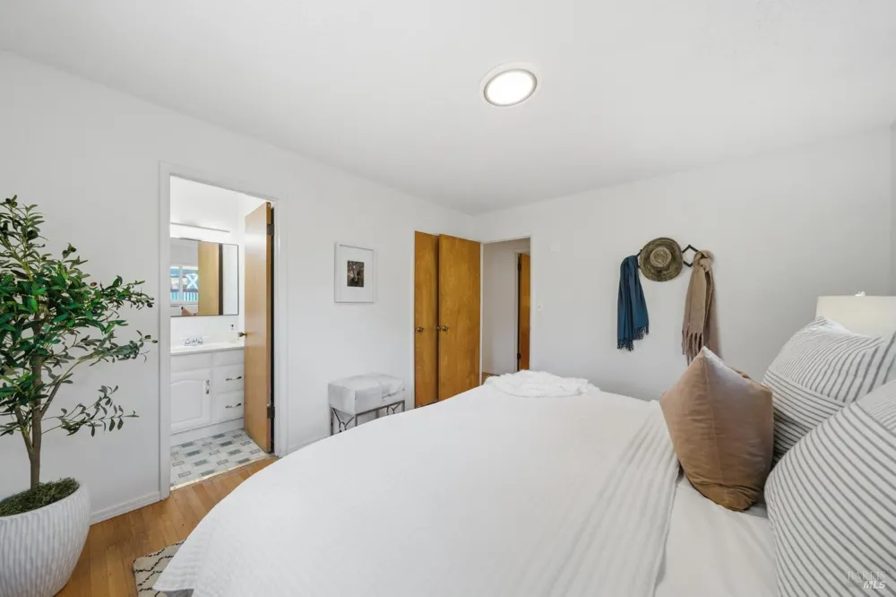 1121 Valley View Street St. Helena, CA 94574