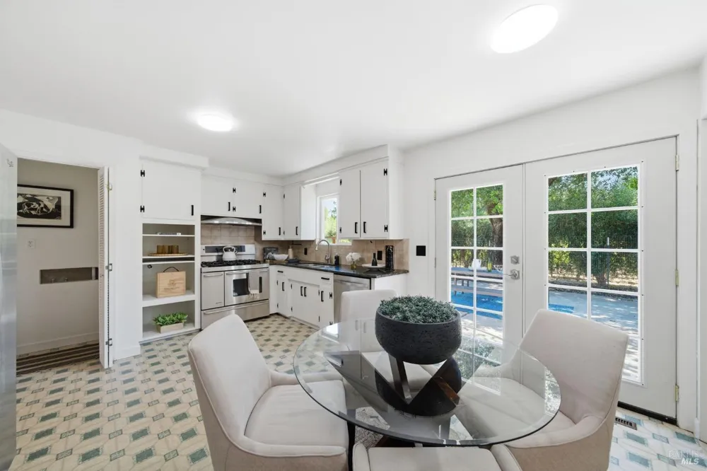 1121 Valley View Street St. Helena, CA 94574
