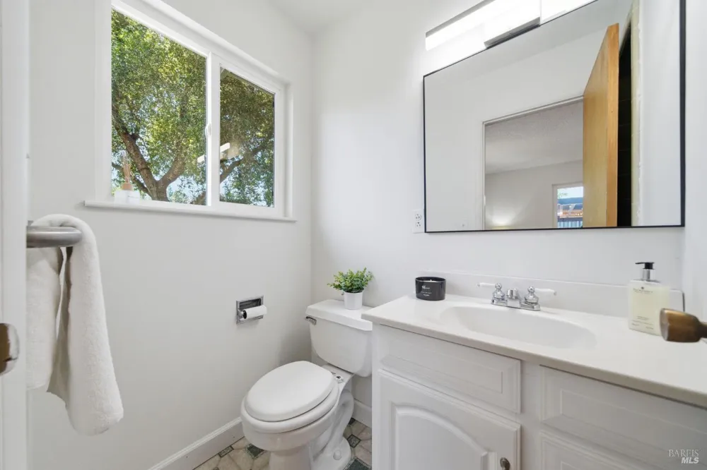 1121 Valley View Street St. Helena, CA 94574
