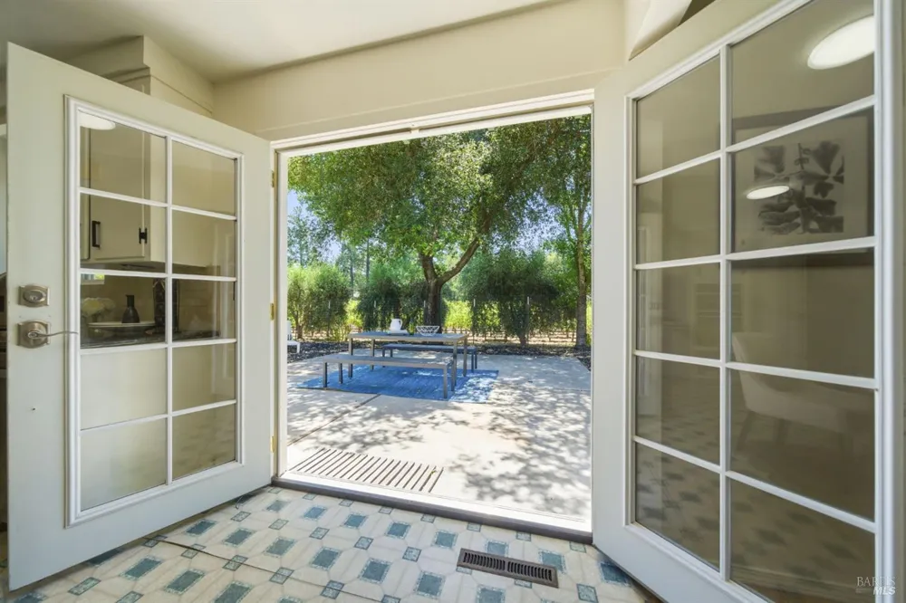 1121 Valley View Street St. Helena, CA 94574