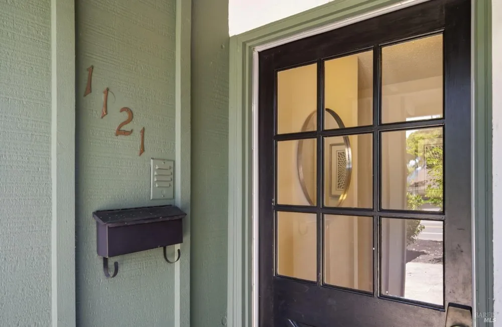 1121 Valley View Street St. Helena, CA 94574