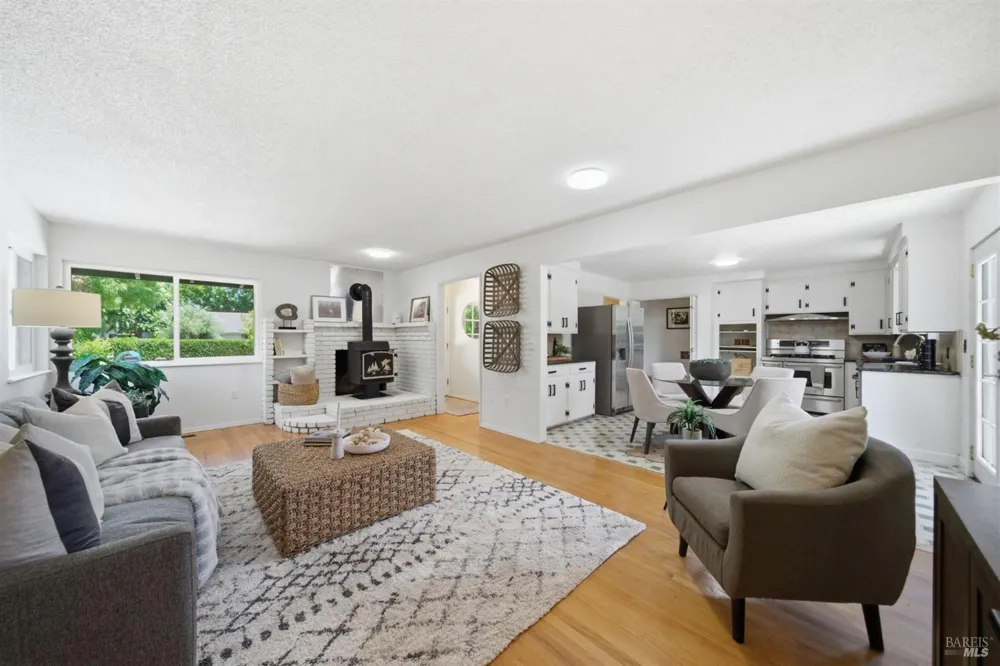 1121 Valley View Street St. Helena, CA 94574