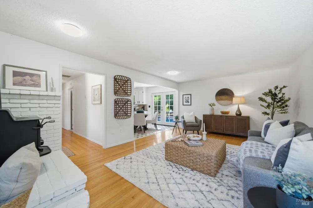 1121 Valley View Street St. Helena, CA 94574
