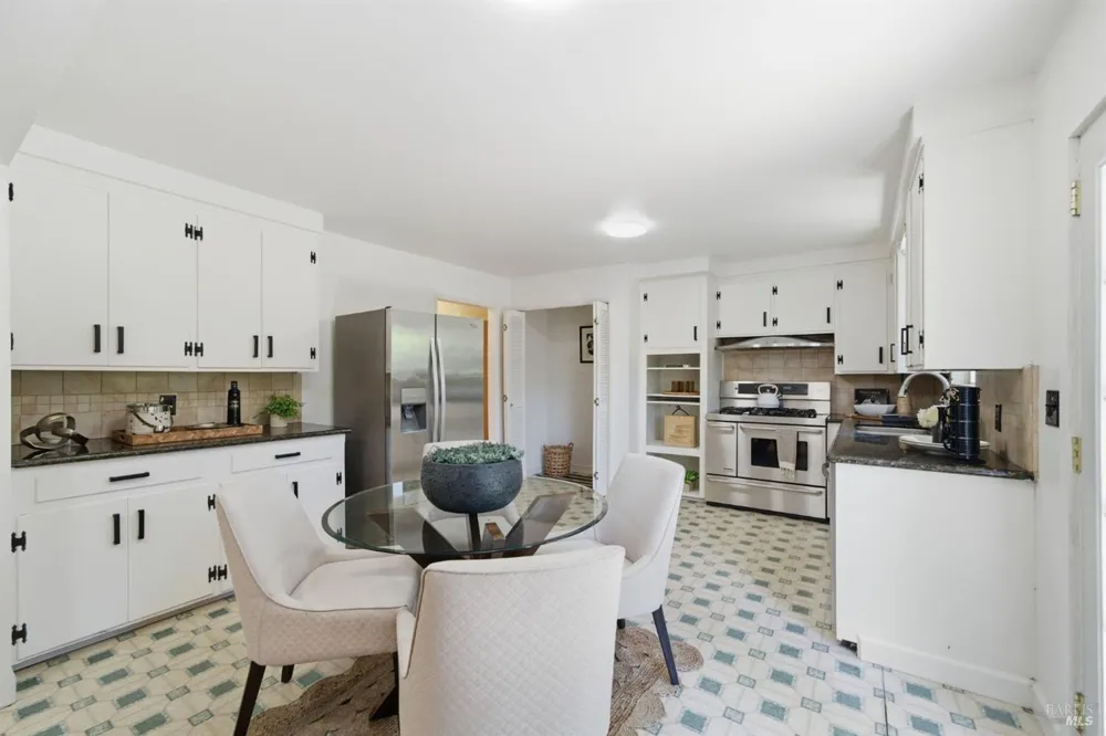 1121 Valley View Street St. Helena, CA 94574