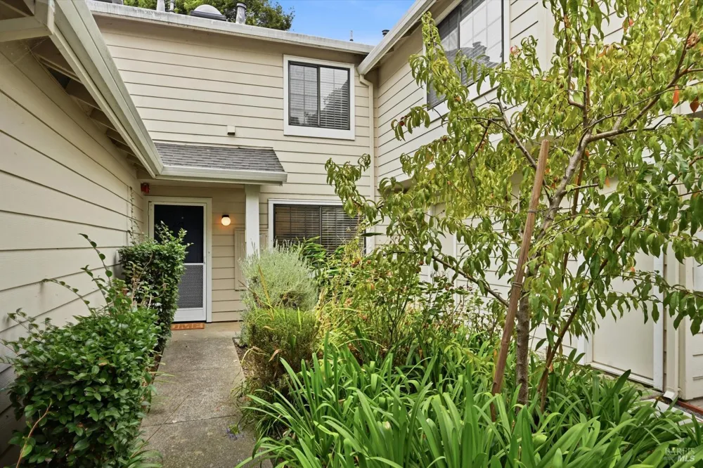 125 Golden Gate Circle Napa, CA 94558