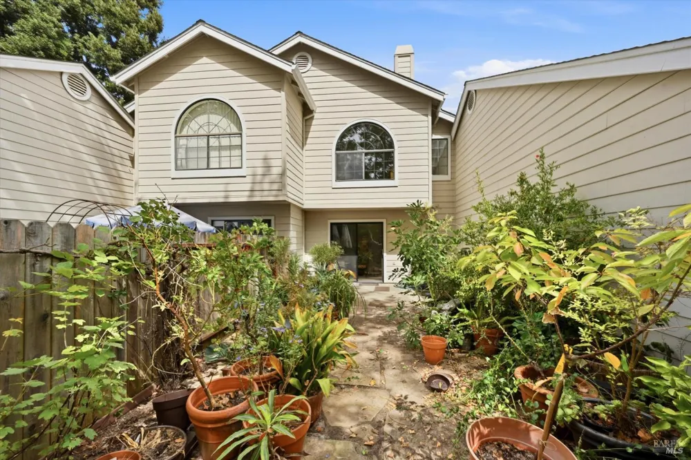 125 Golden Gate Circle Napa, CA 94558