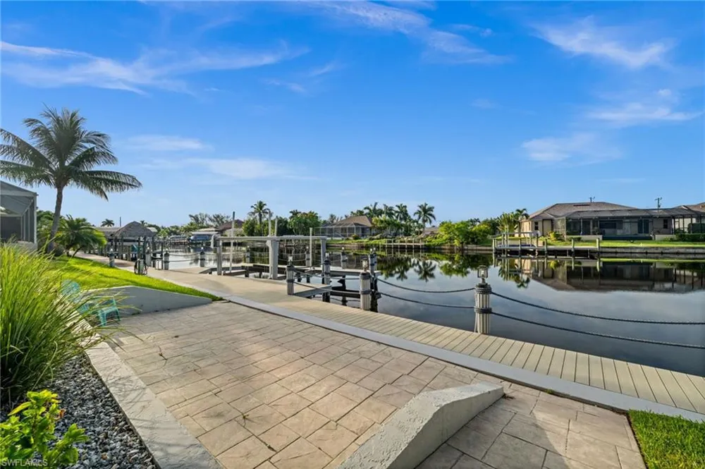 2212 SW 44th Terrace Cape Coral, FL 33914