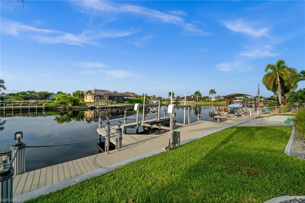 2212 SW 44th Terrace Cape Coral, FL 33914
