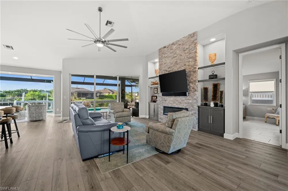 2212 SW 44th Terrace Cape Coral, FL 33914