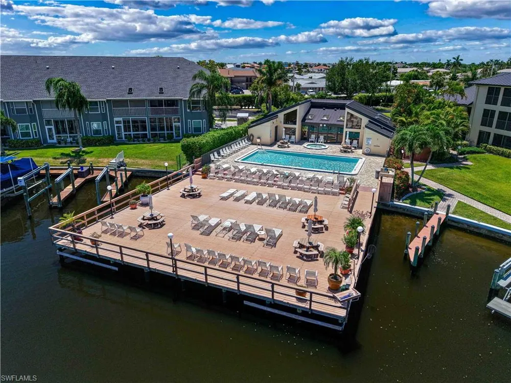 4647 SE 17th Place #105 Cape Coral, FL 33904