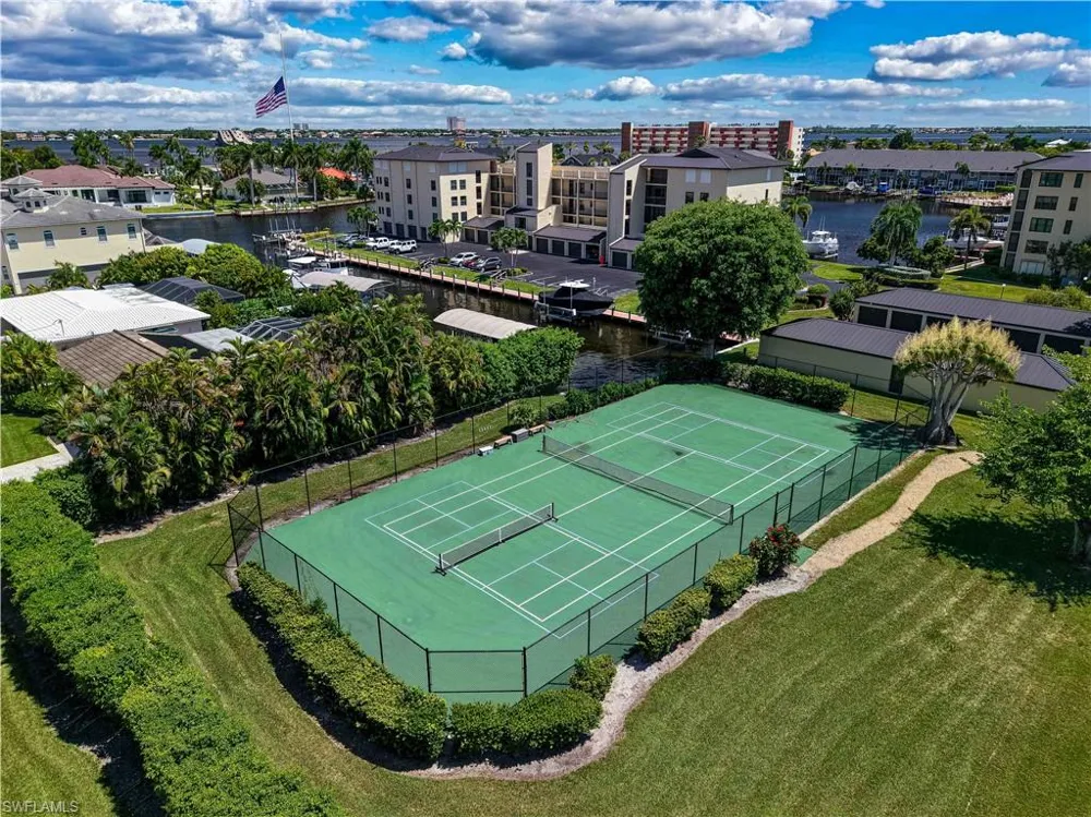 4647 SE 17th Place #105 Cape Coral, FL 33904