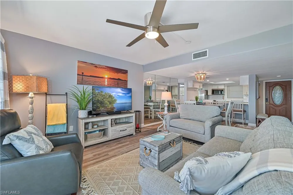 4647 SE 17th Place #105 Cape Coral, FL 33904